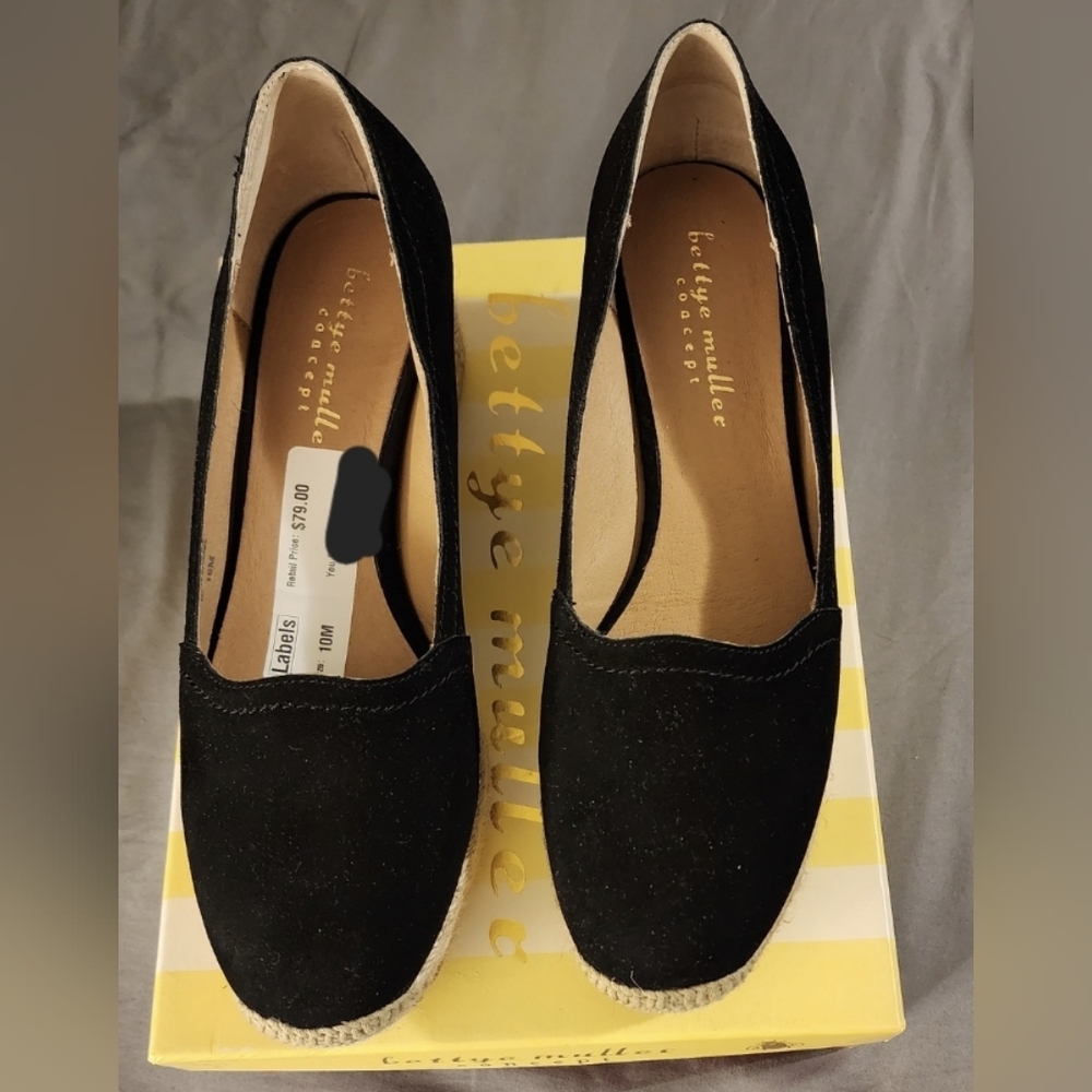 Betty Muller concept size 10 wedge